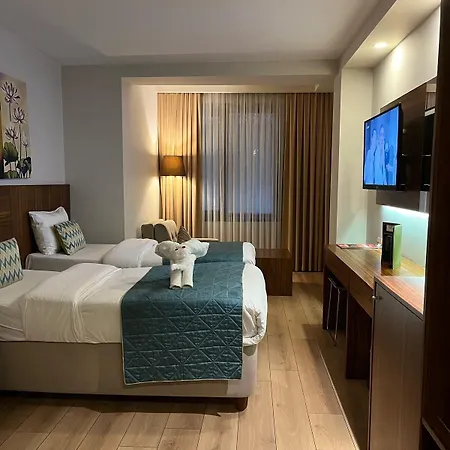 The White Orient 4*