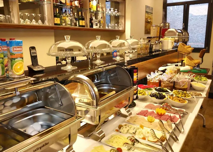 ذا وايت أورينت فندق