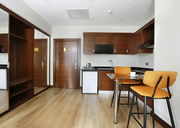 ذا وايت أورينت فندق