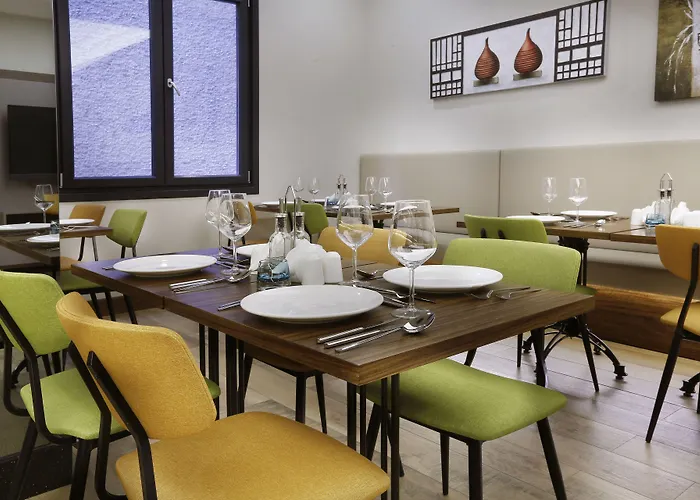 ذا وايت أورينت فندق 4*