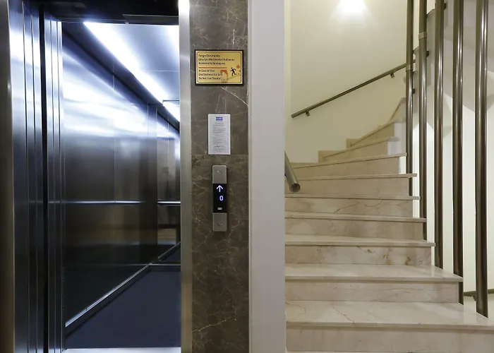 فندق ذا وايت أورينت