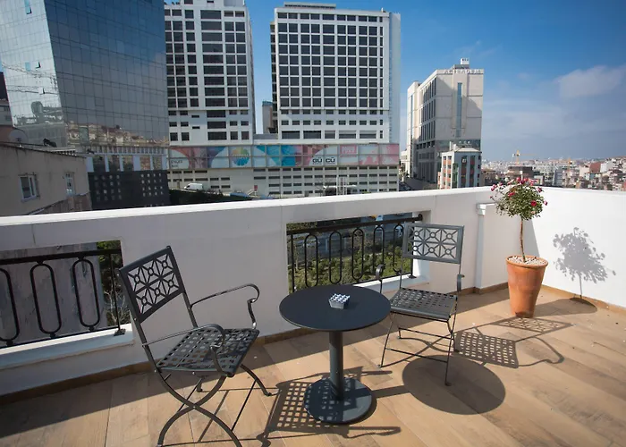 ذا وايت أورينت اسطنبول