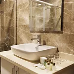 Отель The White Orient 4*