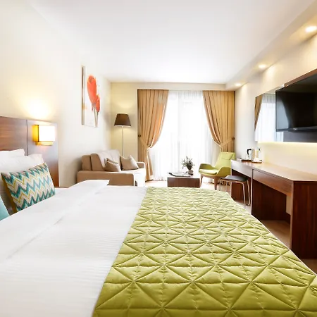ホテル The White Orient 4*