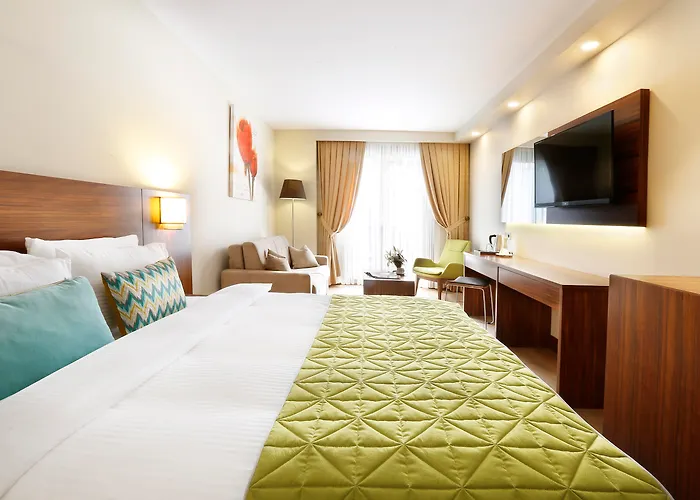 ホテル The White Orient 4*