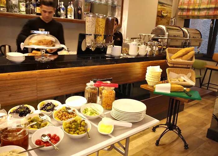 ホテル The White Orient 4*