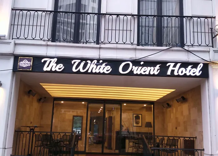 The White Orient ホテル